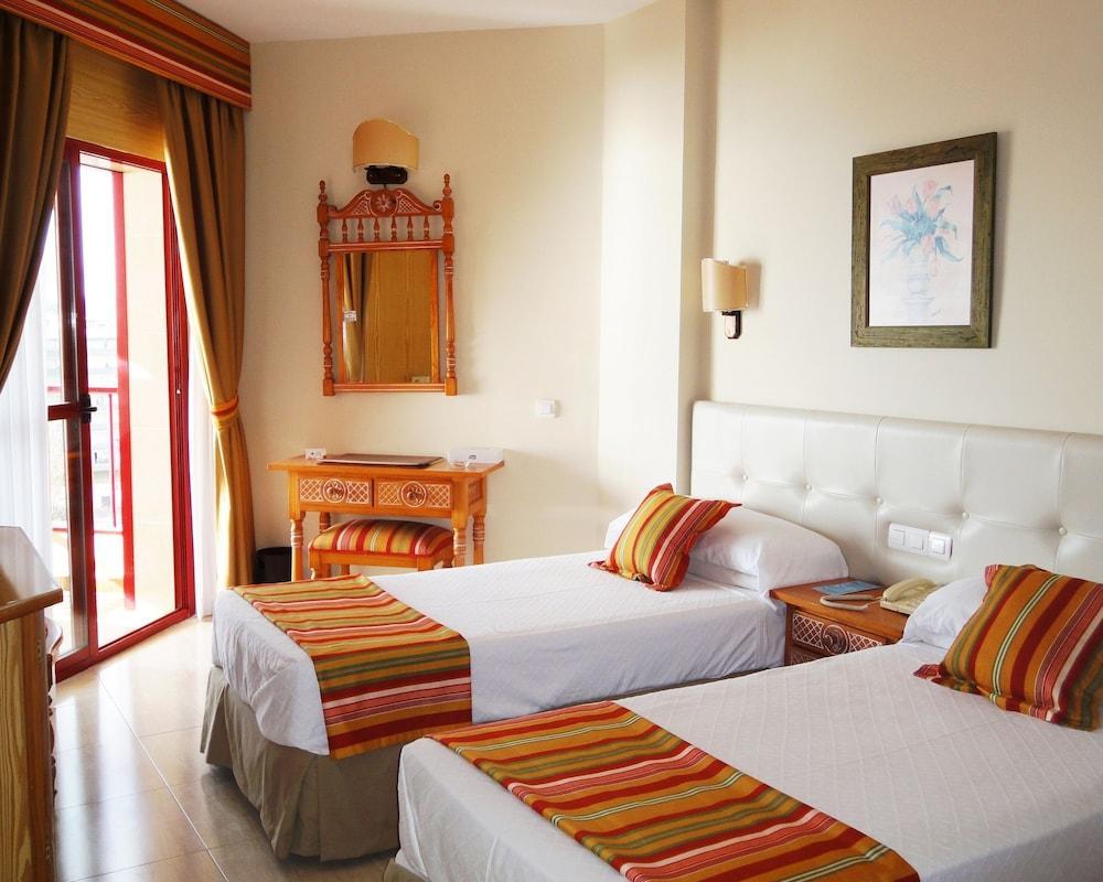 Hotel Angela - Adults Recommended ฟูเอนฮิโรลา ภายนอก รูปภาพ