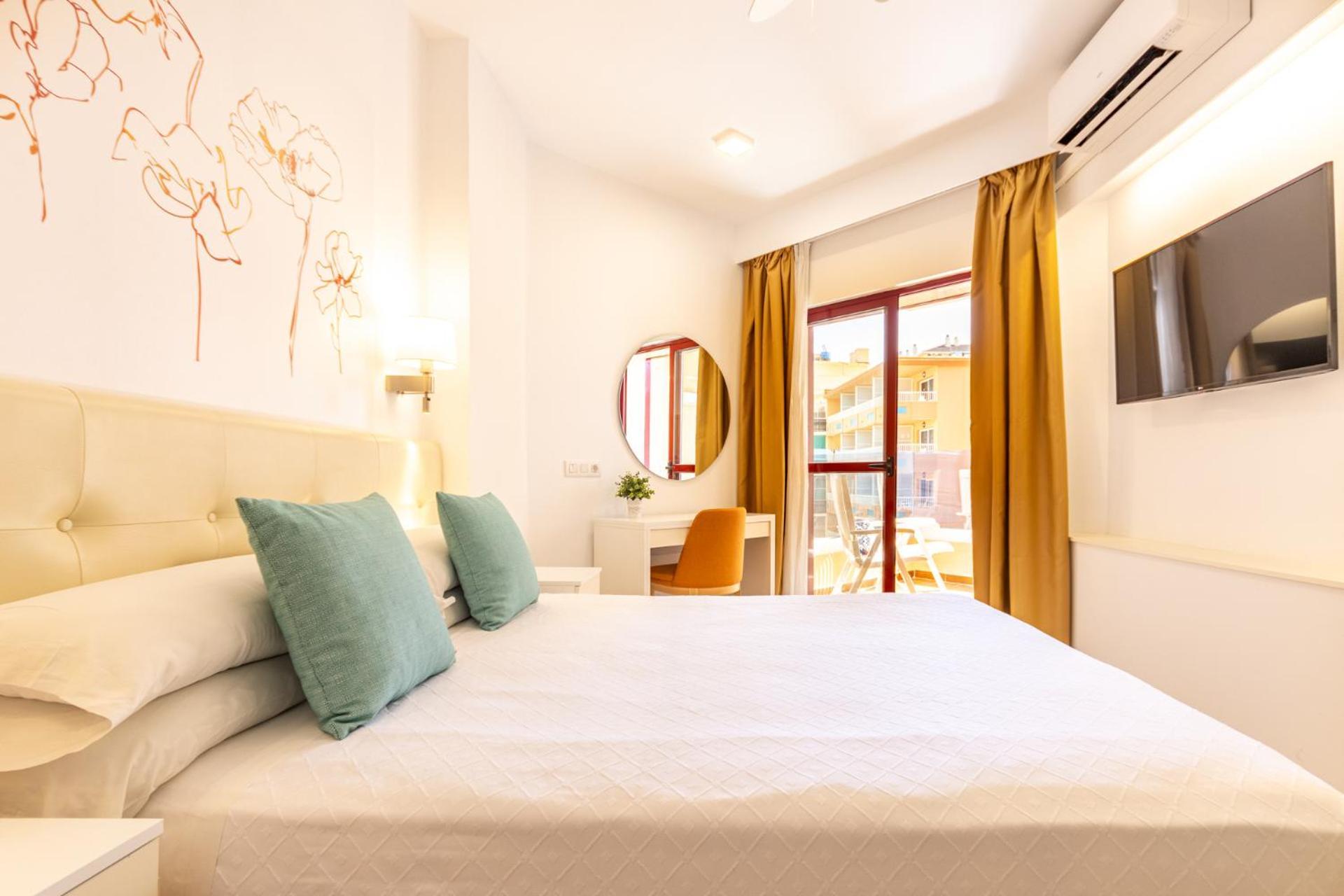 Hotel Angela - Adults Recommended ฟูเอนฮิโรลา ภายนอก รูปภาพ
