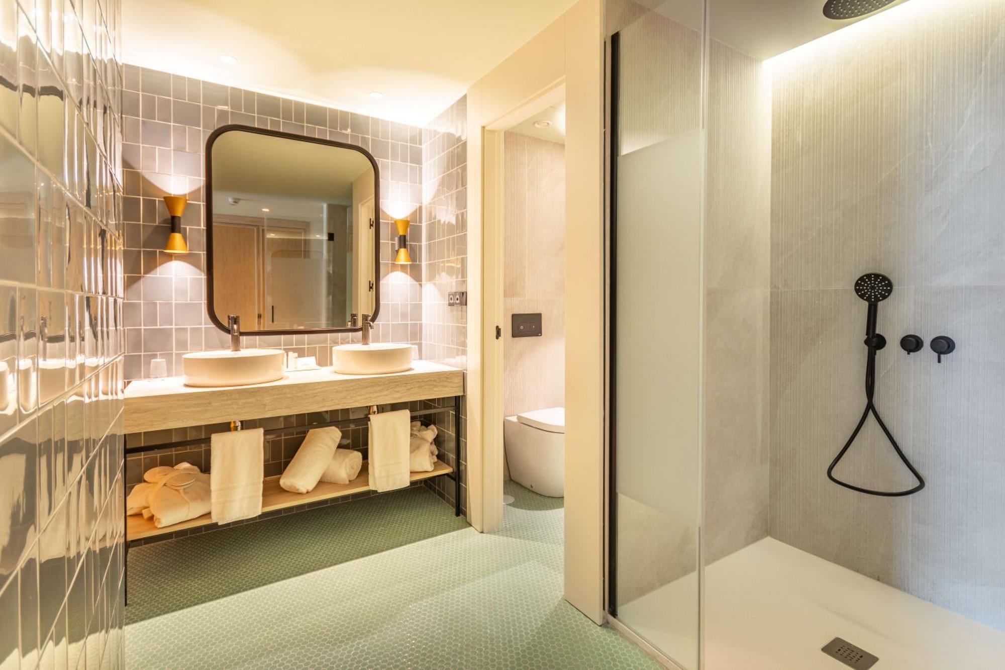 Hotel Angela - Adults Recommended ฟูเอนฮิโรลา ภายนอก รูปภาพ